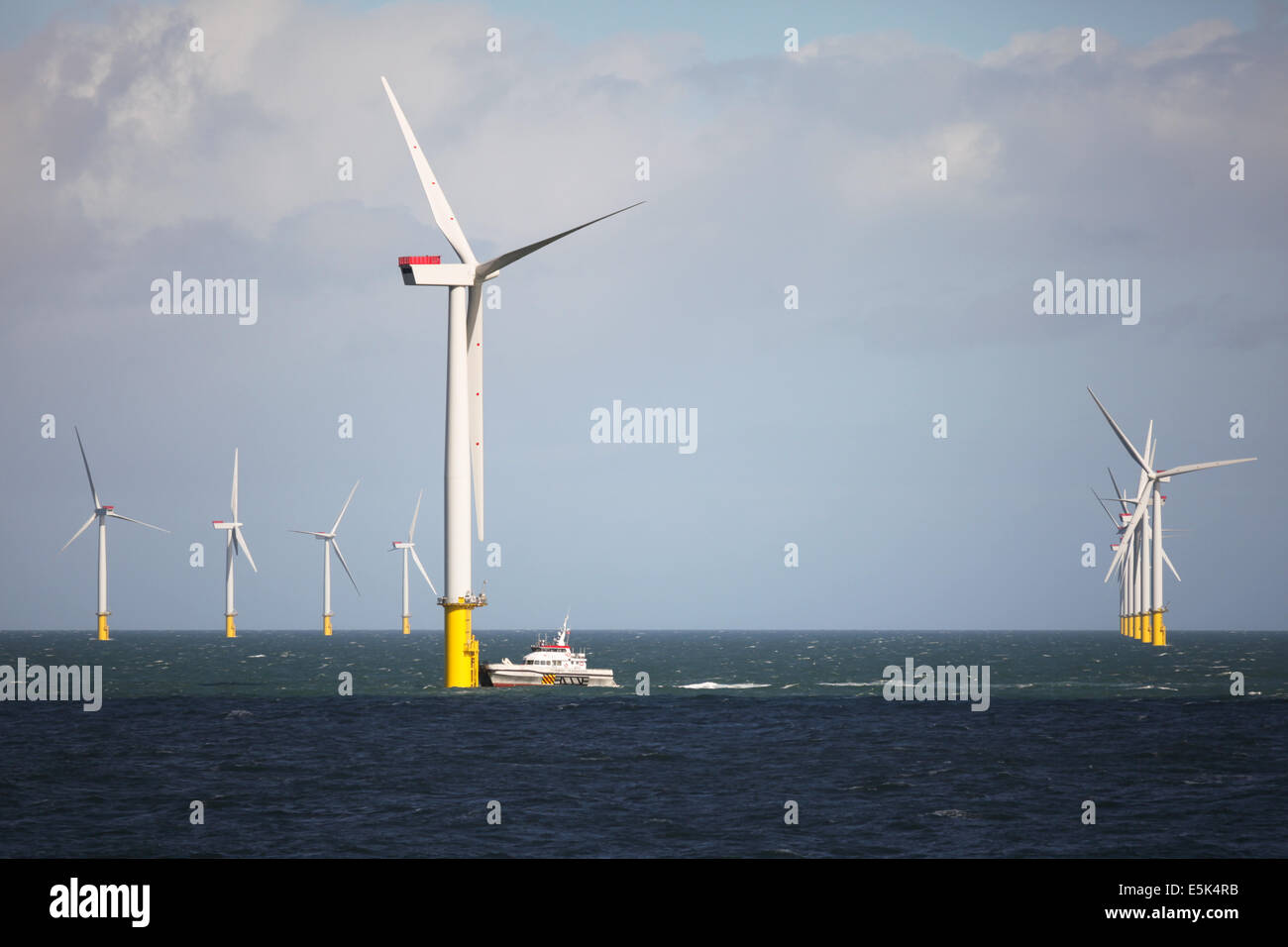 Gwynt y Mor Offshore-Windpark aus Küste von Nordwales während der Bauphase von Frühjahr 2014 Stockfoto