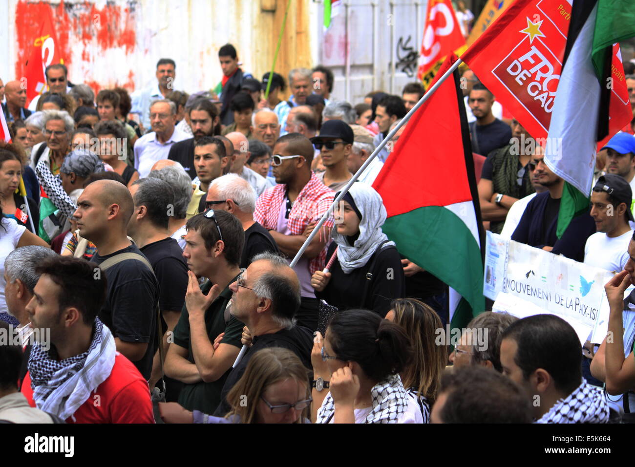 Grenoble, Frankreich. 2. August 2014. Propalästinensische Demonstration gegen die israelische Militäroperation im Gaza-Streifen. Grenoble am 2. August. Grenoble, Frankreich - 02.08.2014 Credit: Thibaut/Alamy Live-Nachrichten Stockfoto