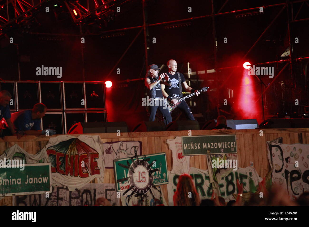 Heavy metal bands auftreten Fotos und Bildmaterial in hoher Auflösung