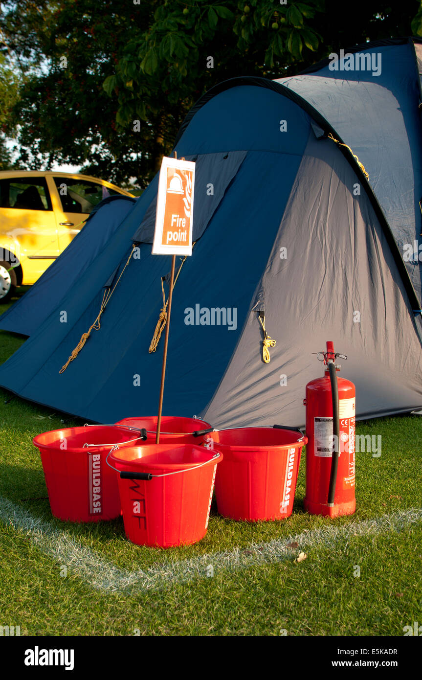 Brennpunkt auf Warwick Folk Festival-Campingplatz. Stockfoto