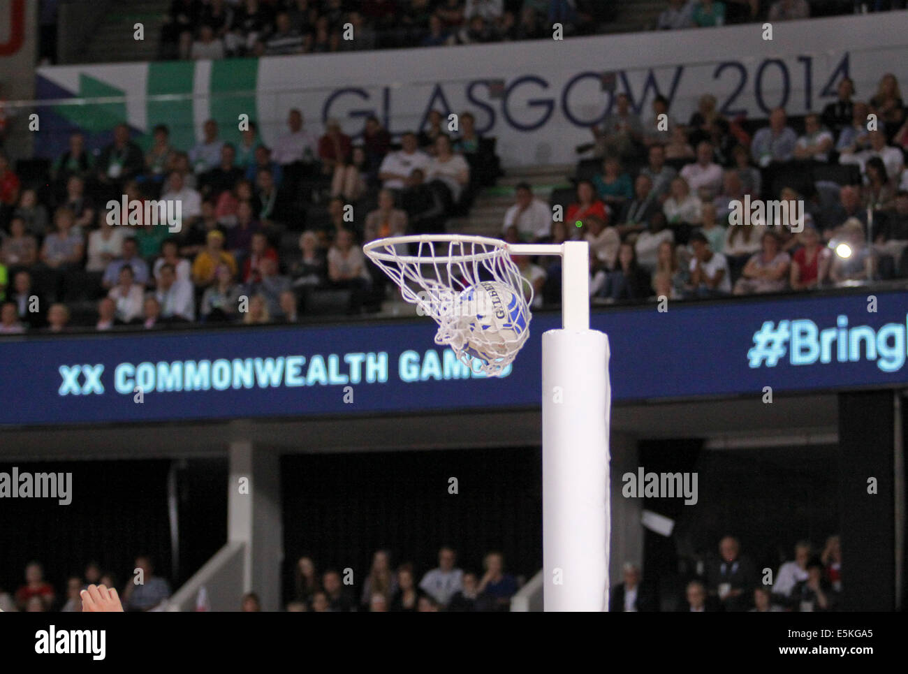 SSE Hydro Glasgow Schottland 3. August 2014. Commonwealth Games Glasgow Tag 11. Korbball final Aus V NZL.  Deutschland nehmen von 58 Tore bis 40 Gold. Stockfoto