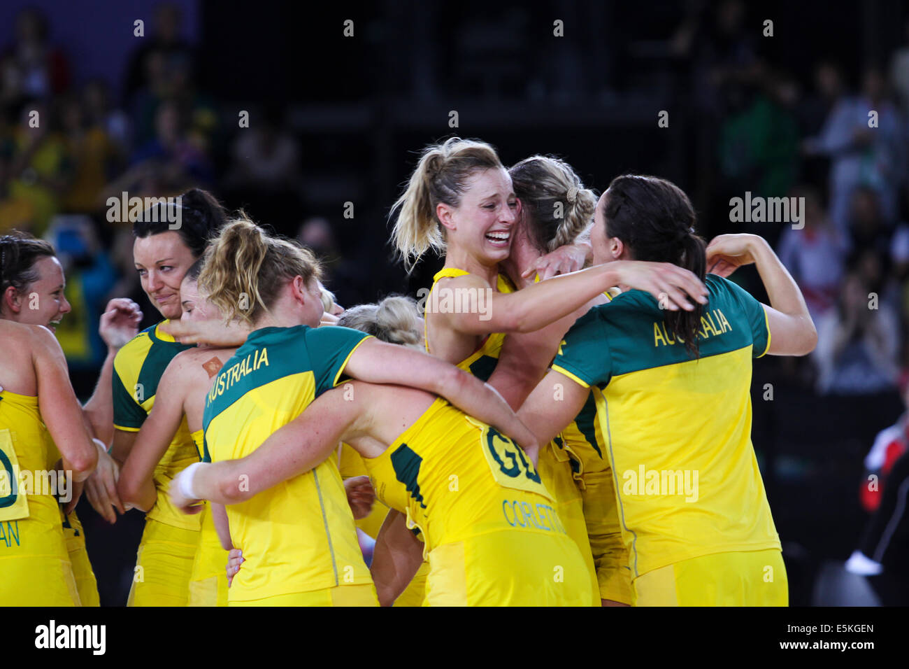 SSE Hydro Glasgow Schottland 3. August 2014. Commonwealth Games Glasgow Tag 11. Korbball final Aus V NZL.  Deutschland nehmen von 58 Tore bis 40 Gold. Stockfoto