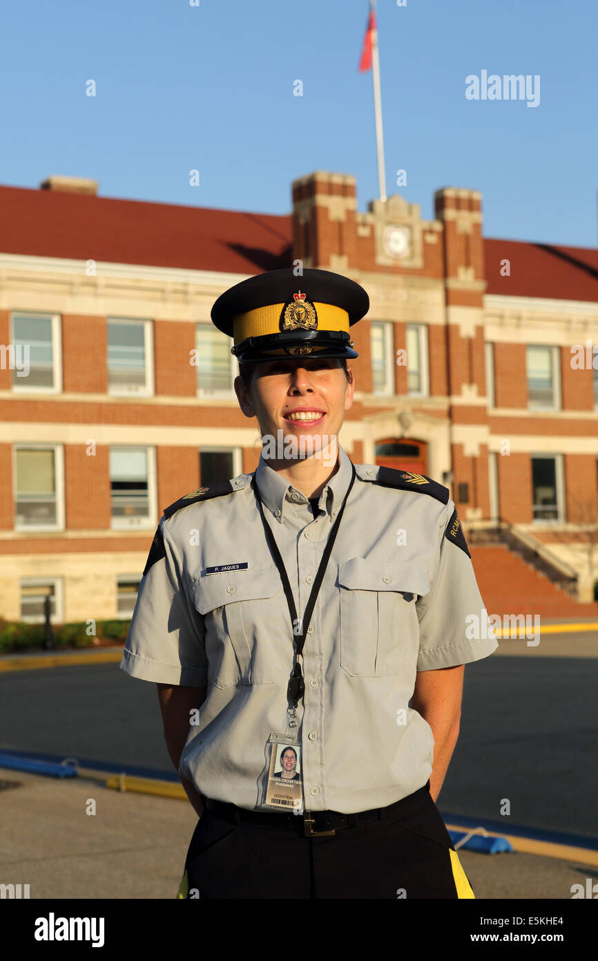 Eine weibliche Sergeant bei der Royal Canadian Mounted Police (RCMP) Depot in Regina, Saskatchewan. Stockfoto