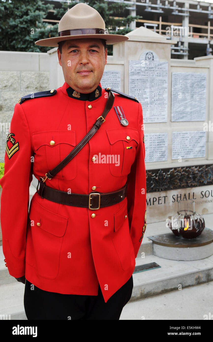 Mountie in Zeremoniell bei Sonnenuntergang Retreat Zeremonie bei der Royal Canadian Mounted Police (RCMP) Depot in Regina. Stockfoto