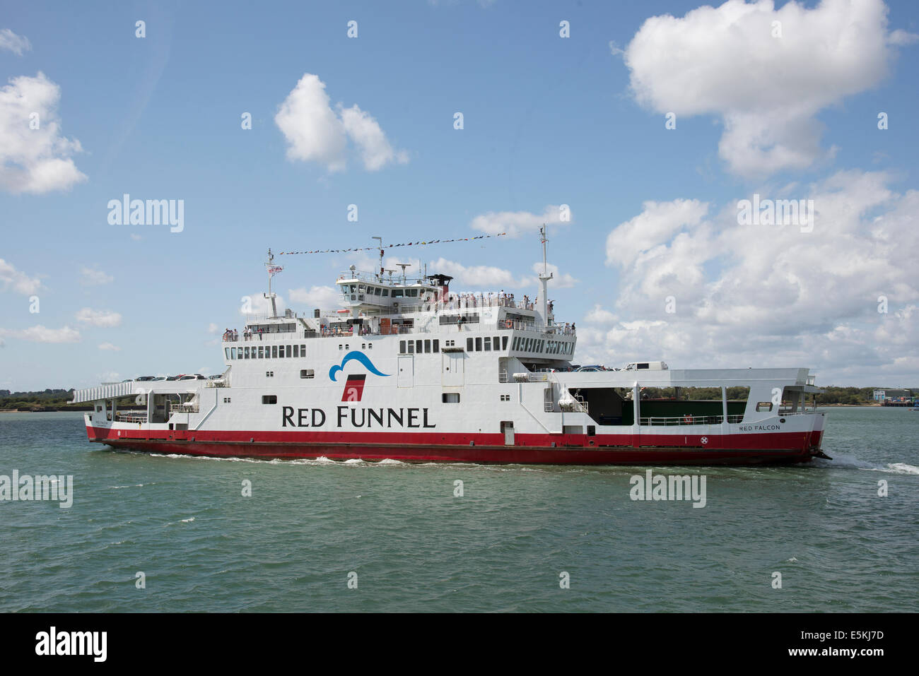 IOW Roro Fähre Red Falcon Abflug terminal Southampton UK für die Isle Of Wight Stockfoto