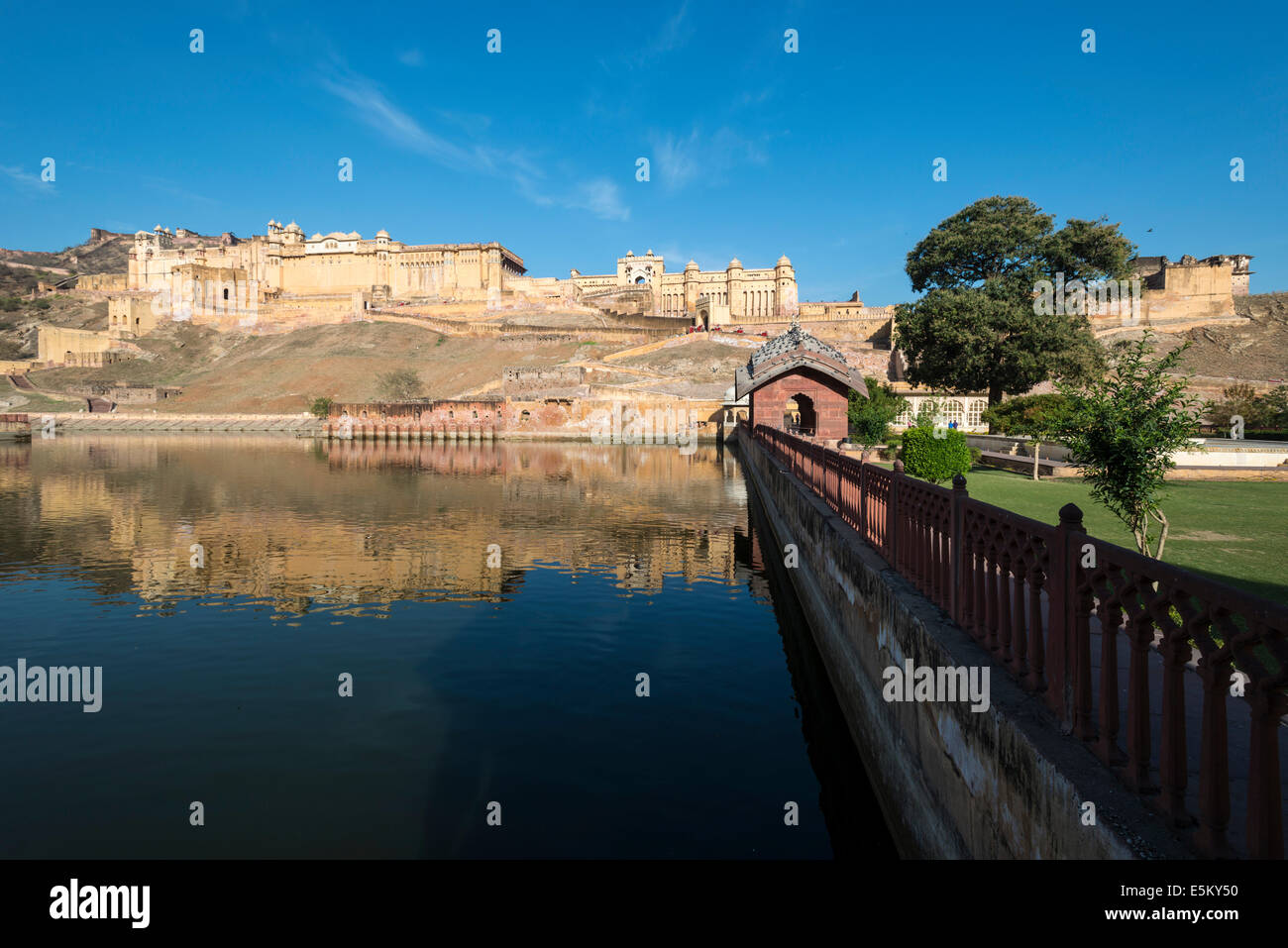 Amber Palast und Maota See, Amer, Rajasthan, Indien Stockfoto