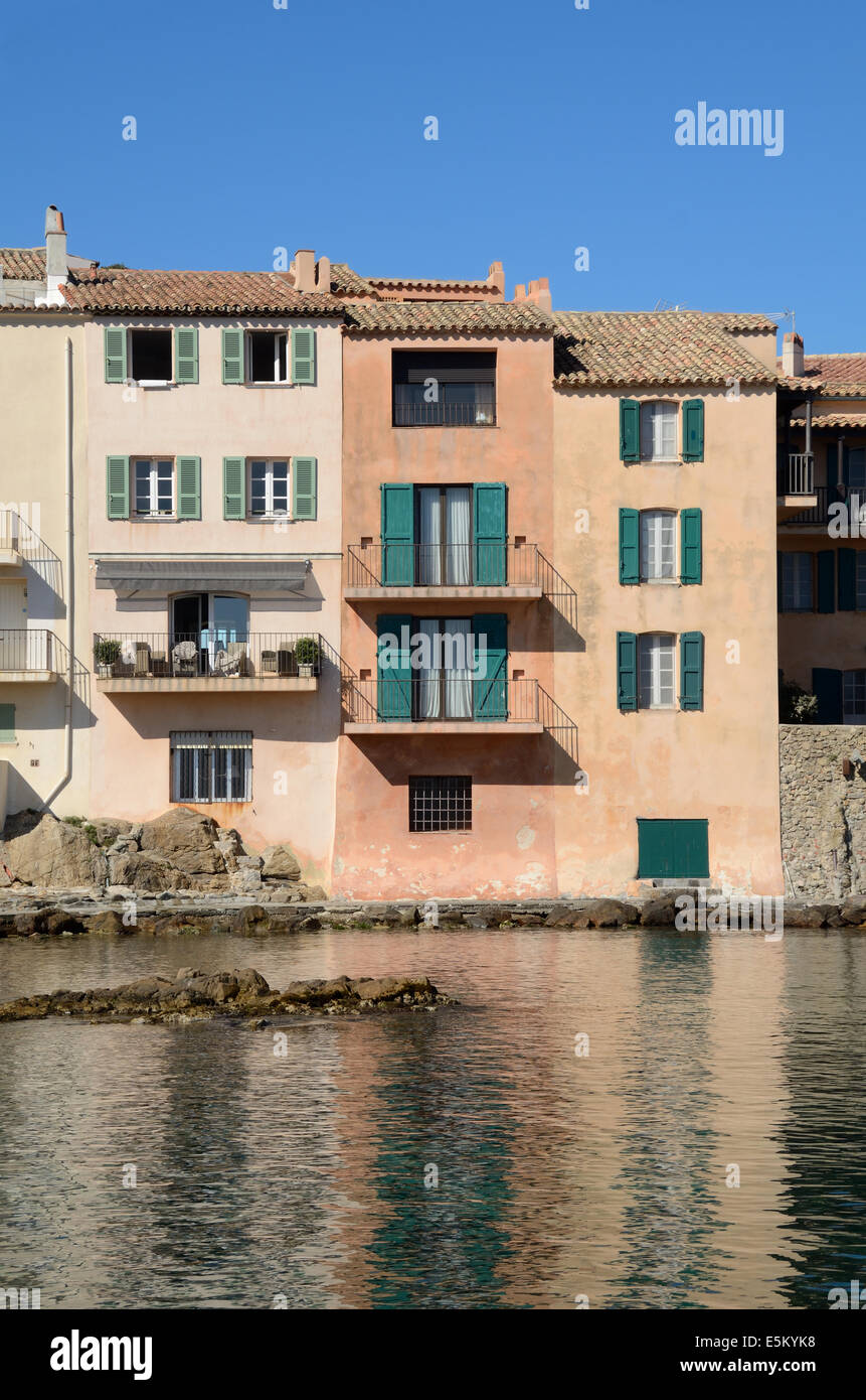 Waterfront Häuser oder Meer Häuser in der Altstadt von Saint Tropez Var Frankreich Stockfoto