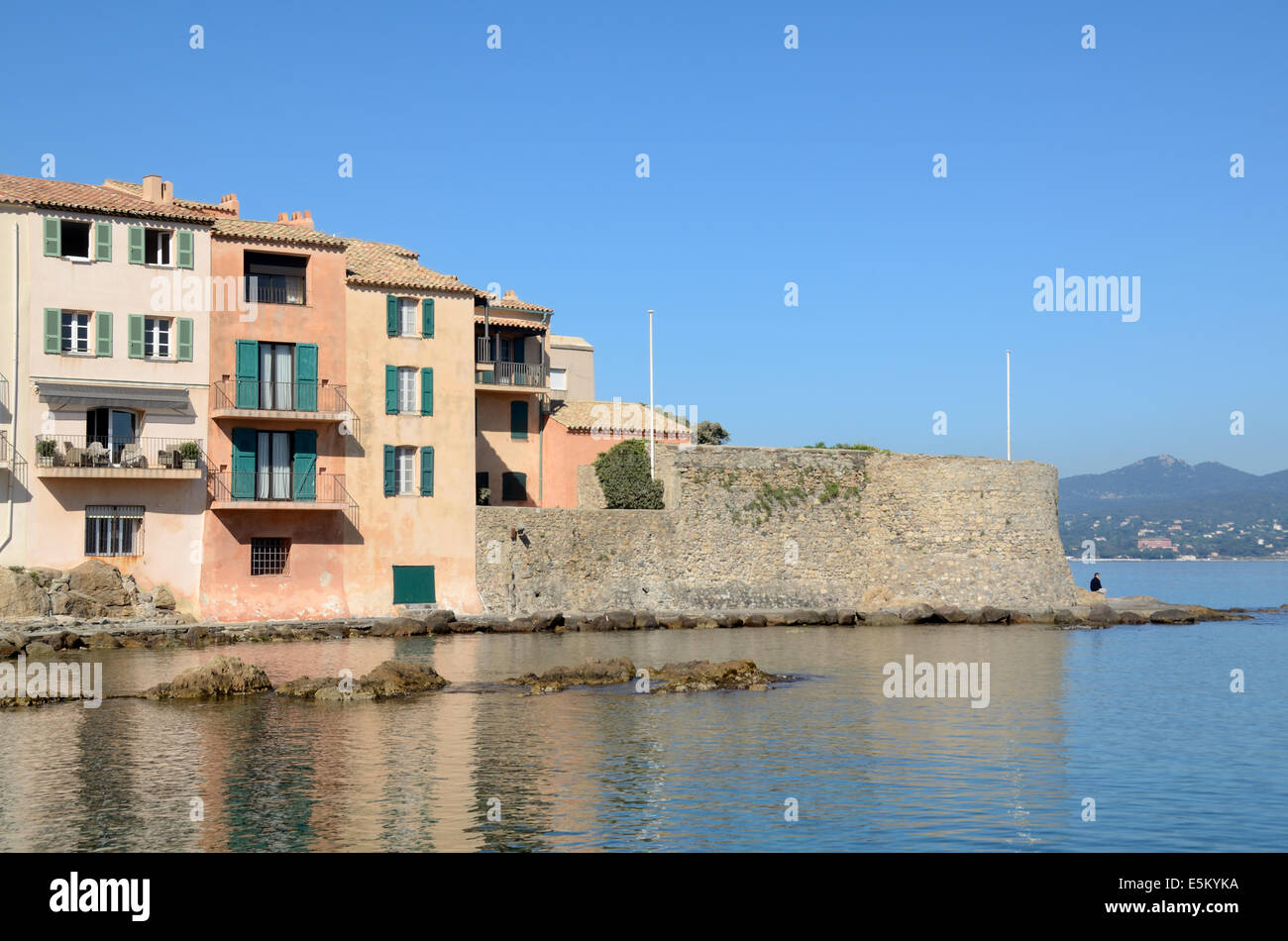 Wasser oder Wasser Häuser und Bucht in der alten Stadt Saint Tropez Var Côte d ' Azur Provence Frankreich Stockfoto