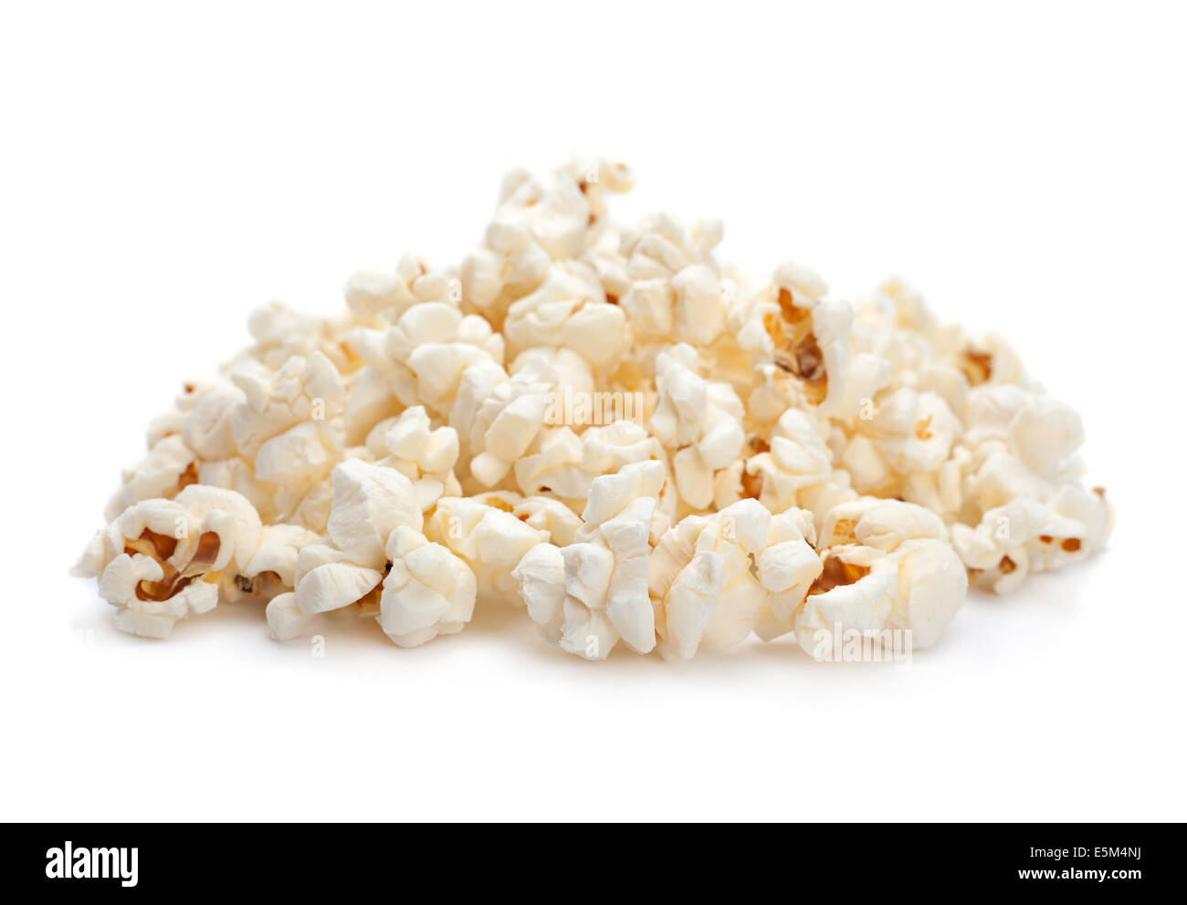 Popcorn-Snack-Closeup isoliert auf weißem Hintergrund Stockfoto