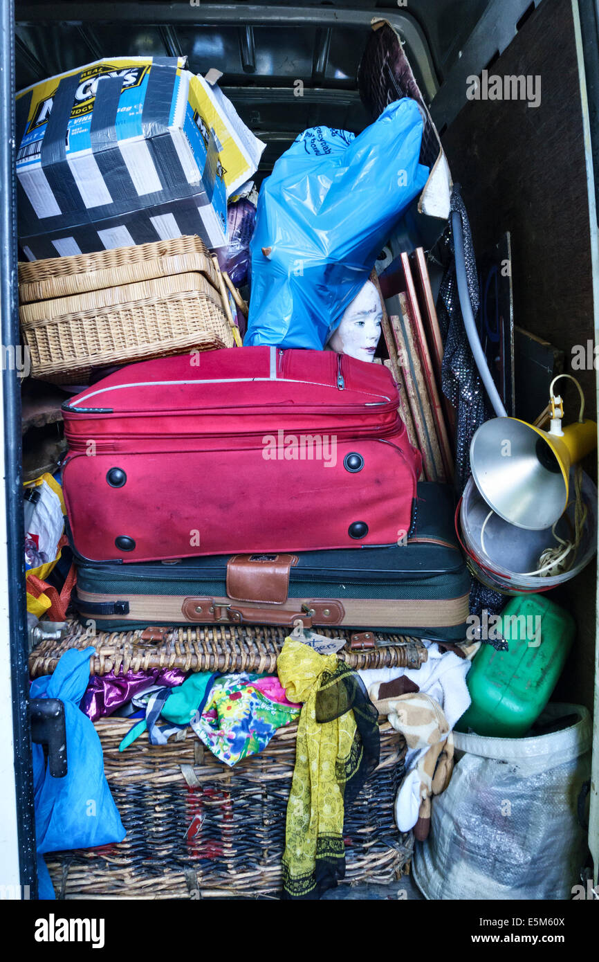 Ein Lieferwagen, gefüllt mit dem Besitz eines Studenten, nachdem er die Universität in Großbritannien verlassen hat Stockfoto