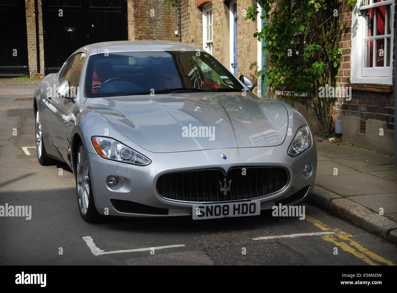 Luxus Maserati Gran Turismo in London Hampstead, Vereinigtes Königreich Stockfoto