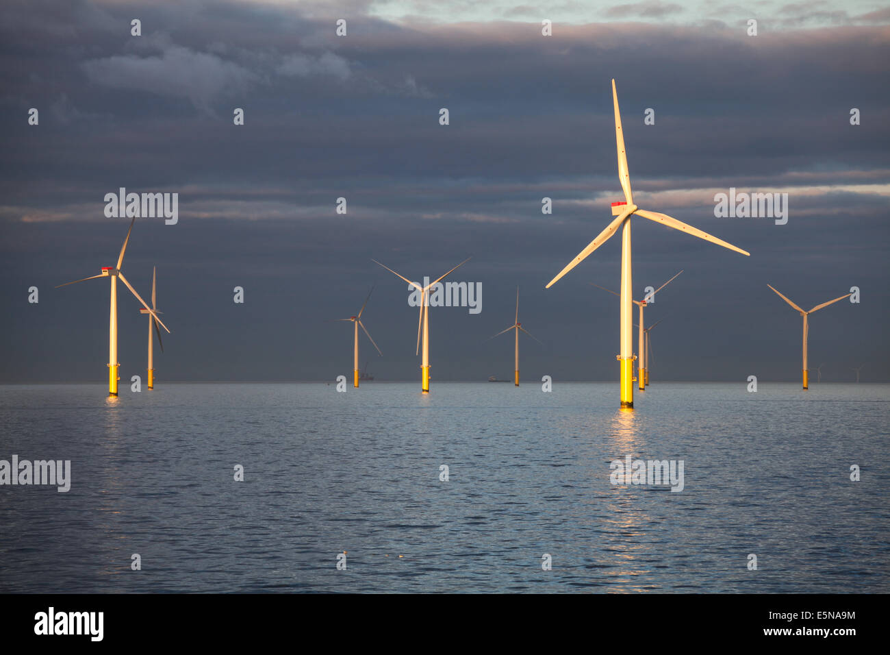 Gwynt y Mor Offshore-Windpark in der irischen See vor der Küste Nord-Wales Stockfoto