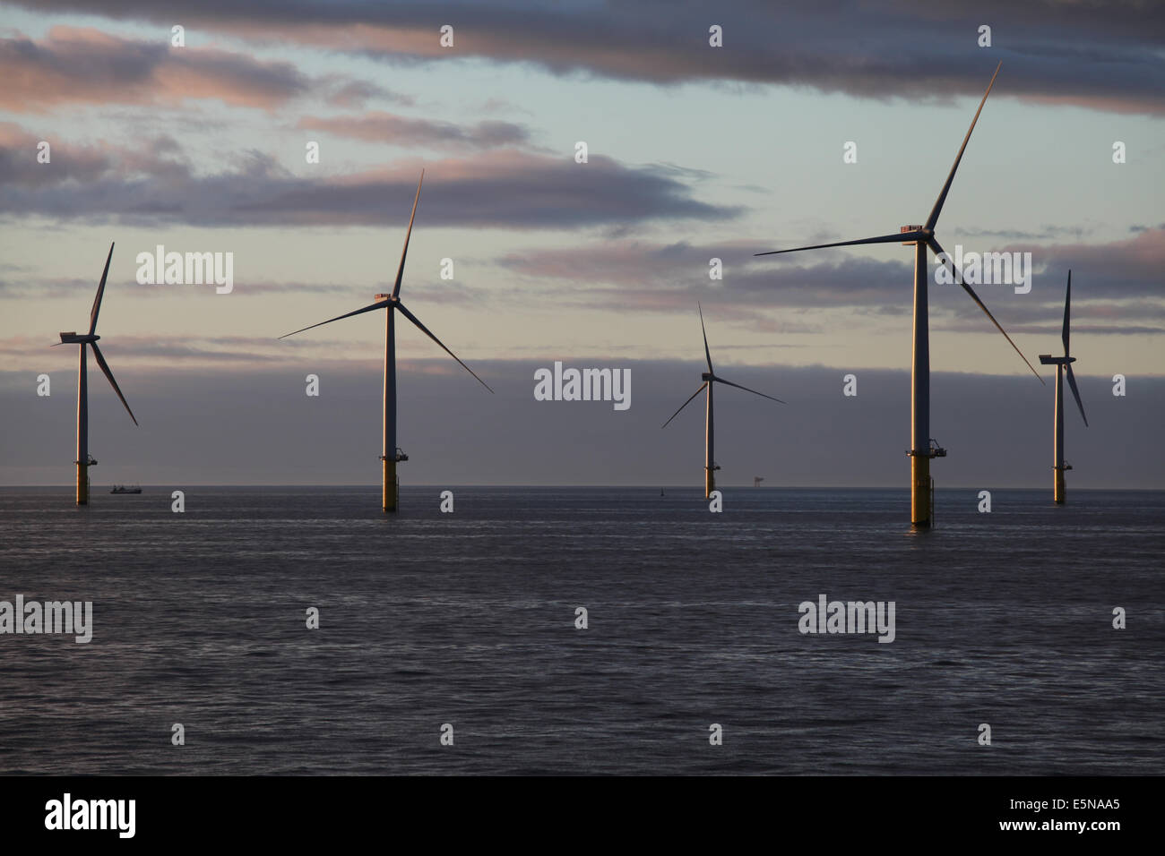 Gwynt y Mor Offshore-Windpark in der irischen See vor der Küste Nord-Wales Stockfoto