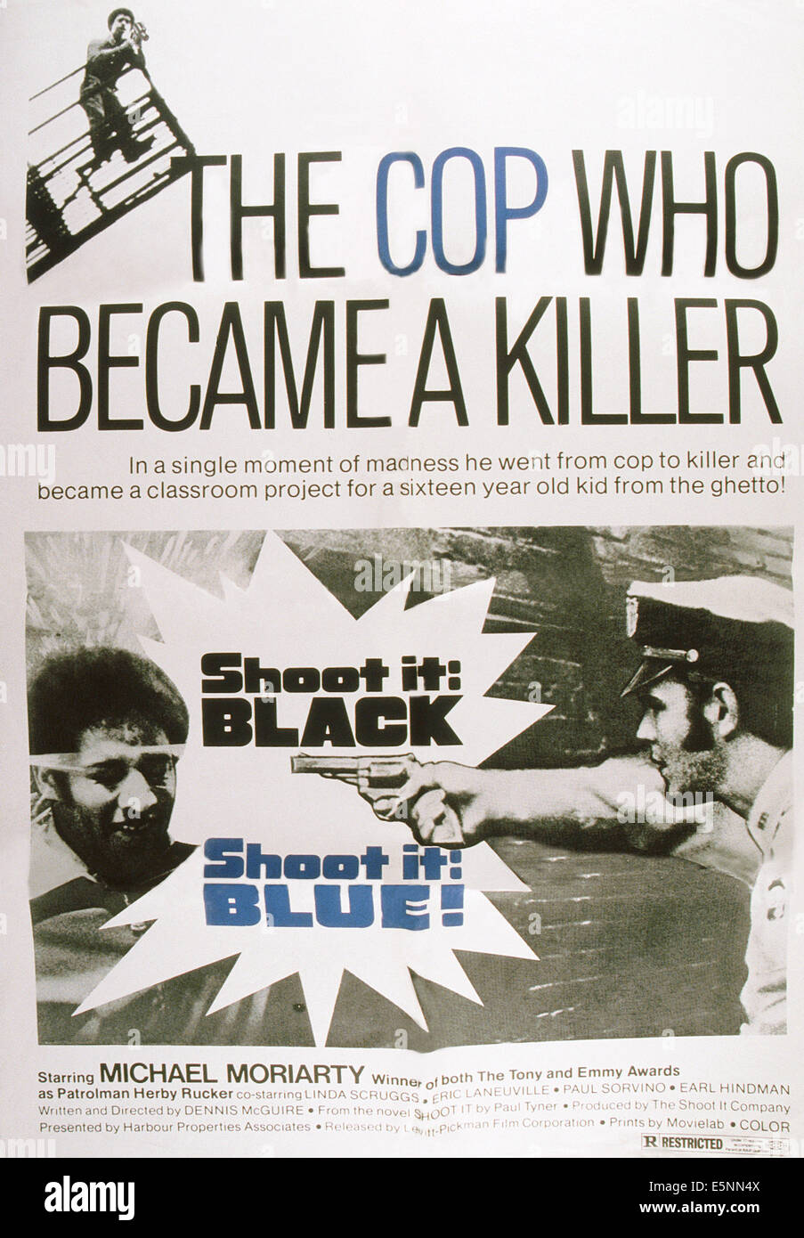 SCHIEßEN Sie schwarz zu, schießen Sie IT blau, US Plakatkunst, Michael Moriarty (rechts), 1974 Stockfoto