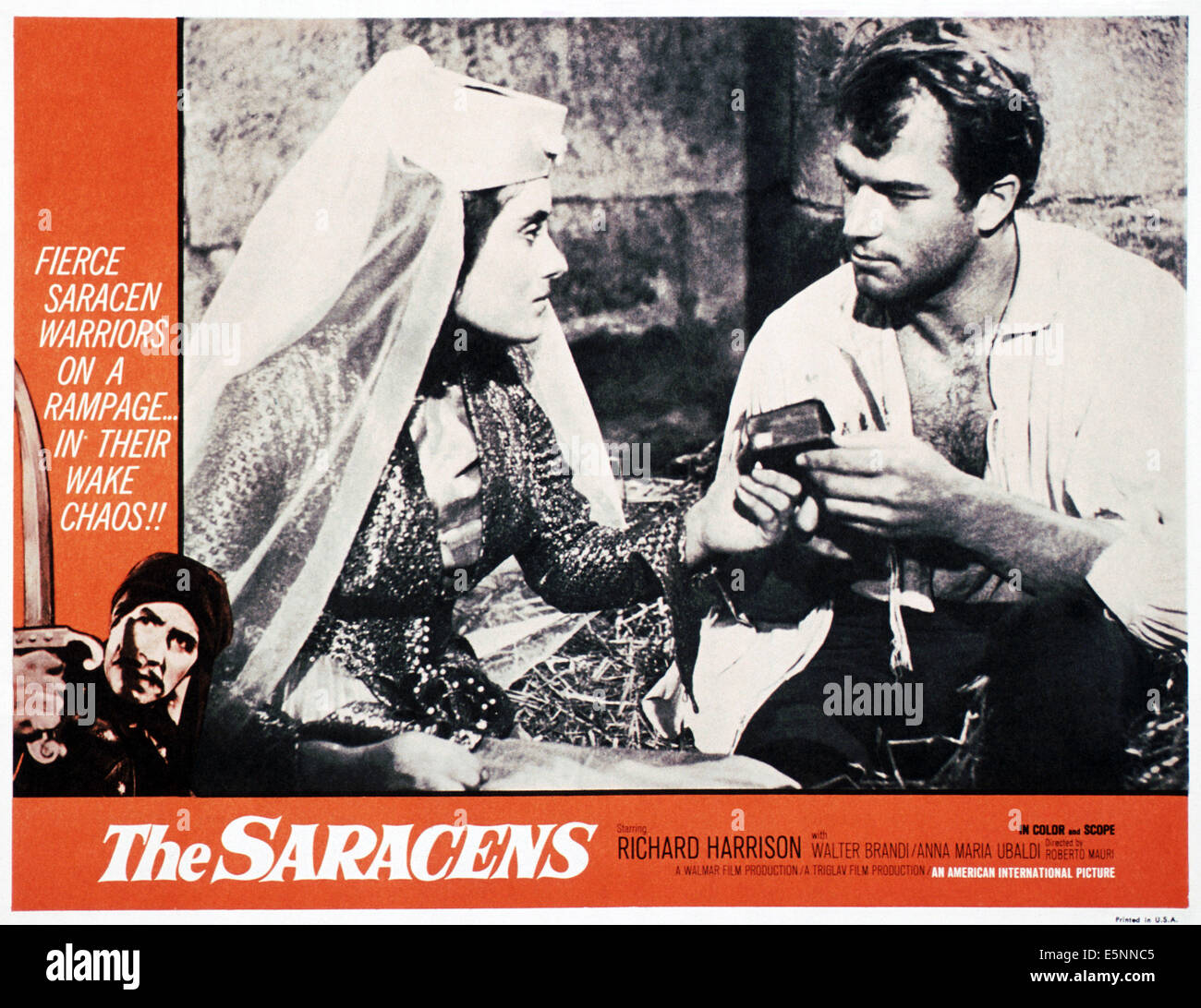 DIE Sarazenen (aka IL PIRATA DEL DIAVOLO, aka FLAG OF DEATH), US-Lobbycard, Richard Harrison (rechts), 1963 Stockfoto