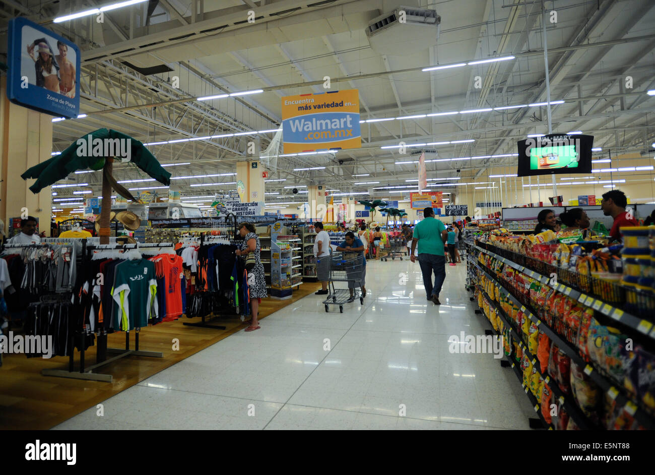 Walmart store interior Fotos und Bildmaterial in hoher Auflösung Alamy