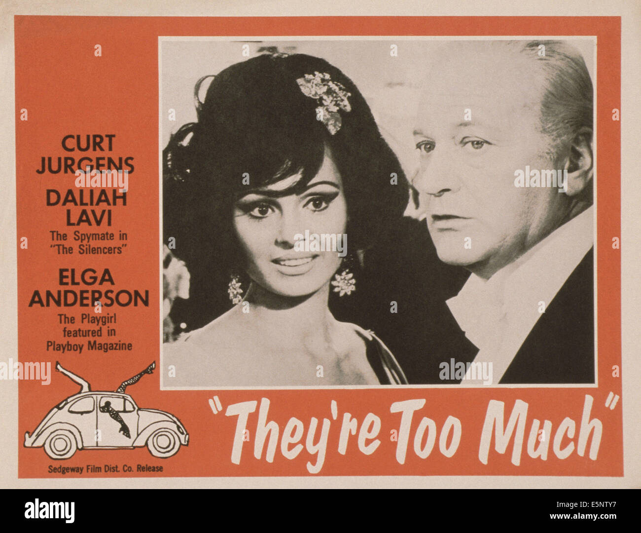 Sie sind zu viel, (aka DM-KILLER), US-Lobbycard, von links: Daliah Lavi, Curd Jürgens, 1965 Stockfoto