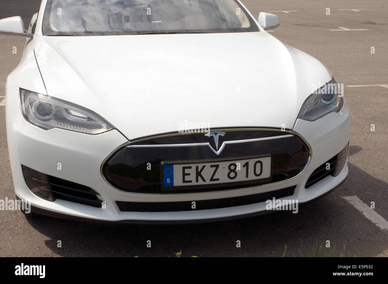 Tesla Auto Autos Modell s Elektrofahrzeug Fahrzeuge Premium Salon luxury Stockfoto