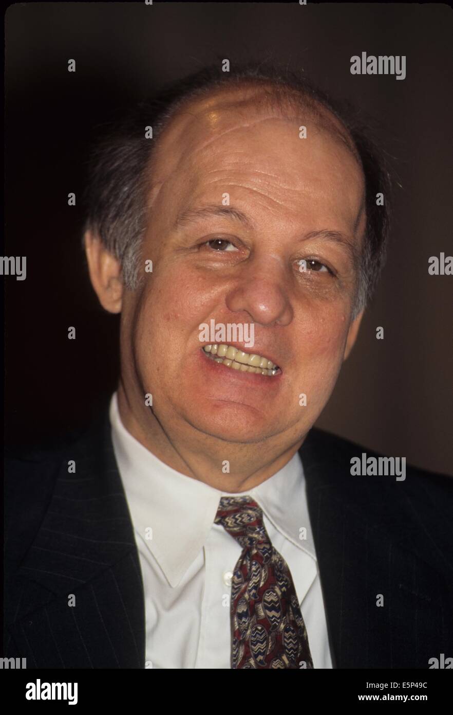 UNS. 4. August 2014. Datei-PIX: Ehemalige weiße Haus Pressesekretär James Brady, der bei dem Attentat 1981 von Präsident Ronald Reagan verwundet wurde, ist gestorben. Er war 73. Brady war links deaktiviert bei den Dreharbeiten und fuhr fort, ein ausgesprochener Verfechter für Waffenkontrolle Reform werden. Bild: JAMES BRADY auf einer Pressekonferenz von Waffengewalt Prävention Woche. Bildnachweis: James M. Kelly/Globe Photos/ZUMAPRESS.com/Alamy Live-Nachrichten Stockfoto