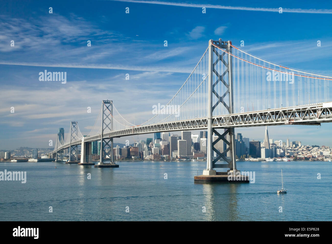 San Francisco und die Bay Brücke am Morgen Stockfoto