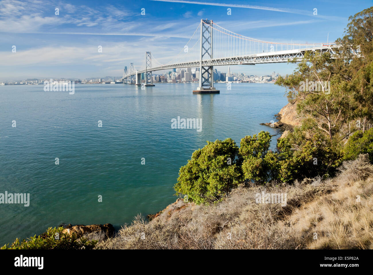 San Francisco und die Bay Brücke am Morgen Stockfoto