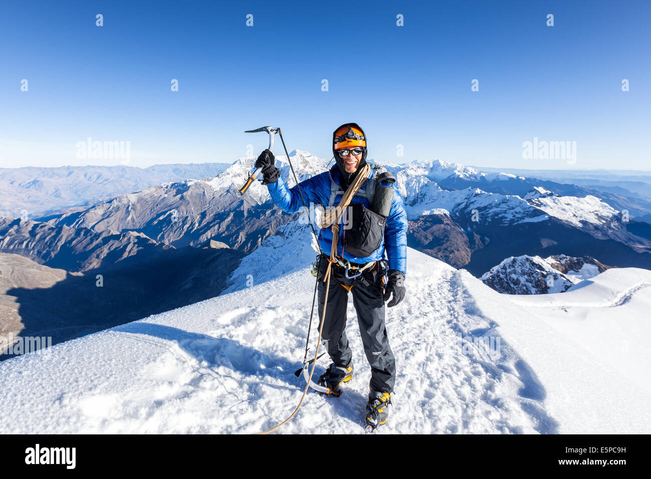 Auf dem Gipfel des Tocllaraju (6032m) Berge, Cordillera Blanca, Anden, Peru, Südamerika Stockfoto
