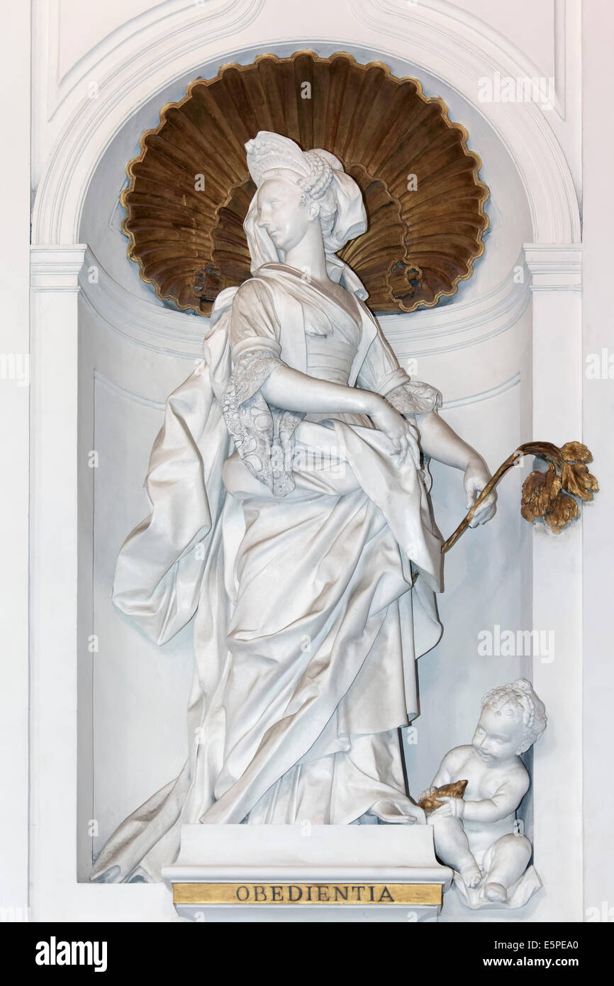 Barocke weibliche Statue "Tugend des Gehorsams" von Giacomo Serpotta, Oratorio del Rosario di San Domenico, Palermo, Sizilien, Italien Stockfoto