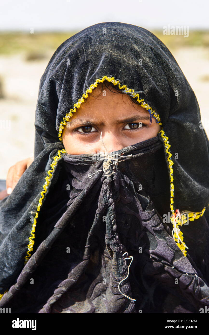 Arbeitslose Mädchen in die Wüste um Massawa, Eritrea, Afrika Stockfoto