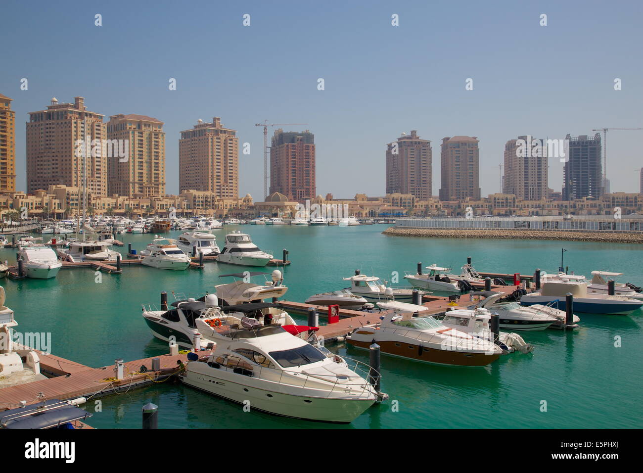 Hafen und Architektur, The Pearl, Doha, Katar, Nahost Stockfoto