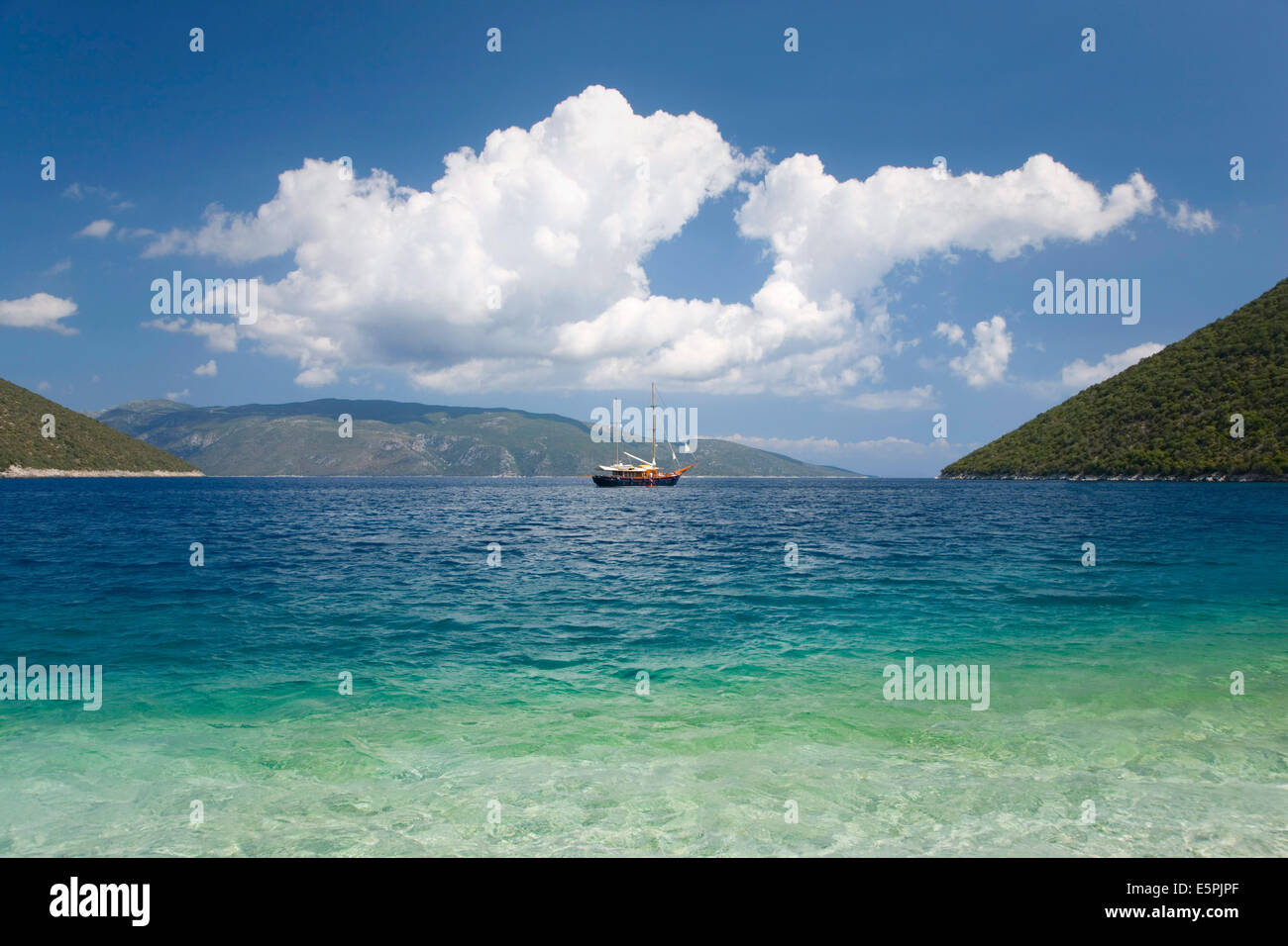 Blick über Antisamos Bay, Sami, Kefalonia (Kefallonia, Cephalonia), Ionische Inseln, griechische Inseln, Griechenland, Europa Stockfoto