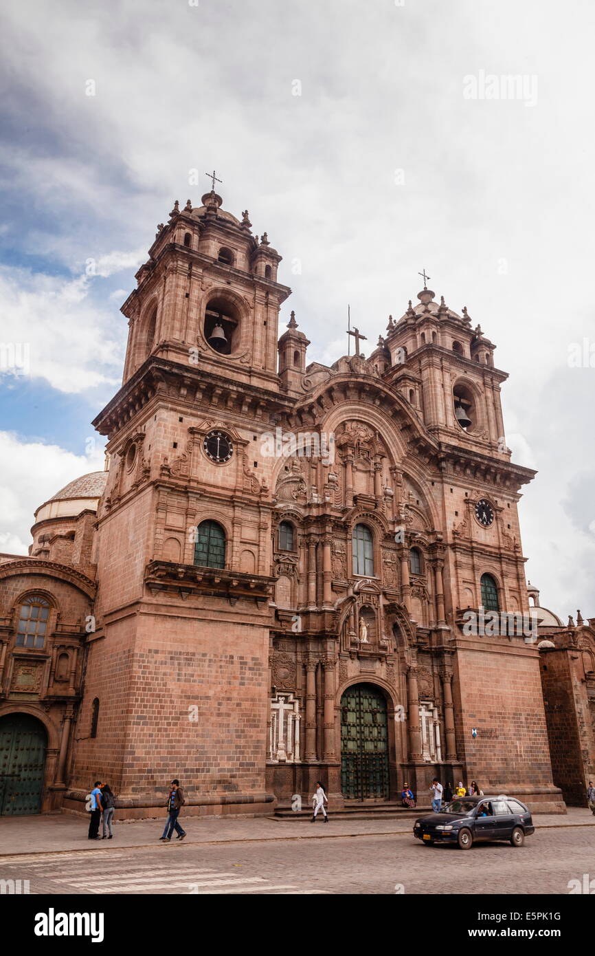 Blick über Iglesia De La Compania de Jesus Kirche am Plaza de Armas, Cuzco, UNESCO-Weltkulturerbe, Peru, Südamerika Stockfoto