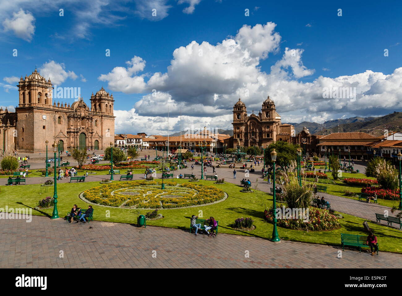 Plaza de Armas mit der Kathedrale und Iglesia De La Compania de Jesus Kirche, der UNESCO, Cuzco, Peru, Südamerika Stockfoto Plaza de Armas mit der Kathedrale und Iglesia De La Compania de Jesus Kirche, der UNESCO, Cuzco, Peru, Südamerika Stockfoto