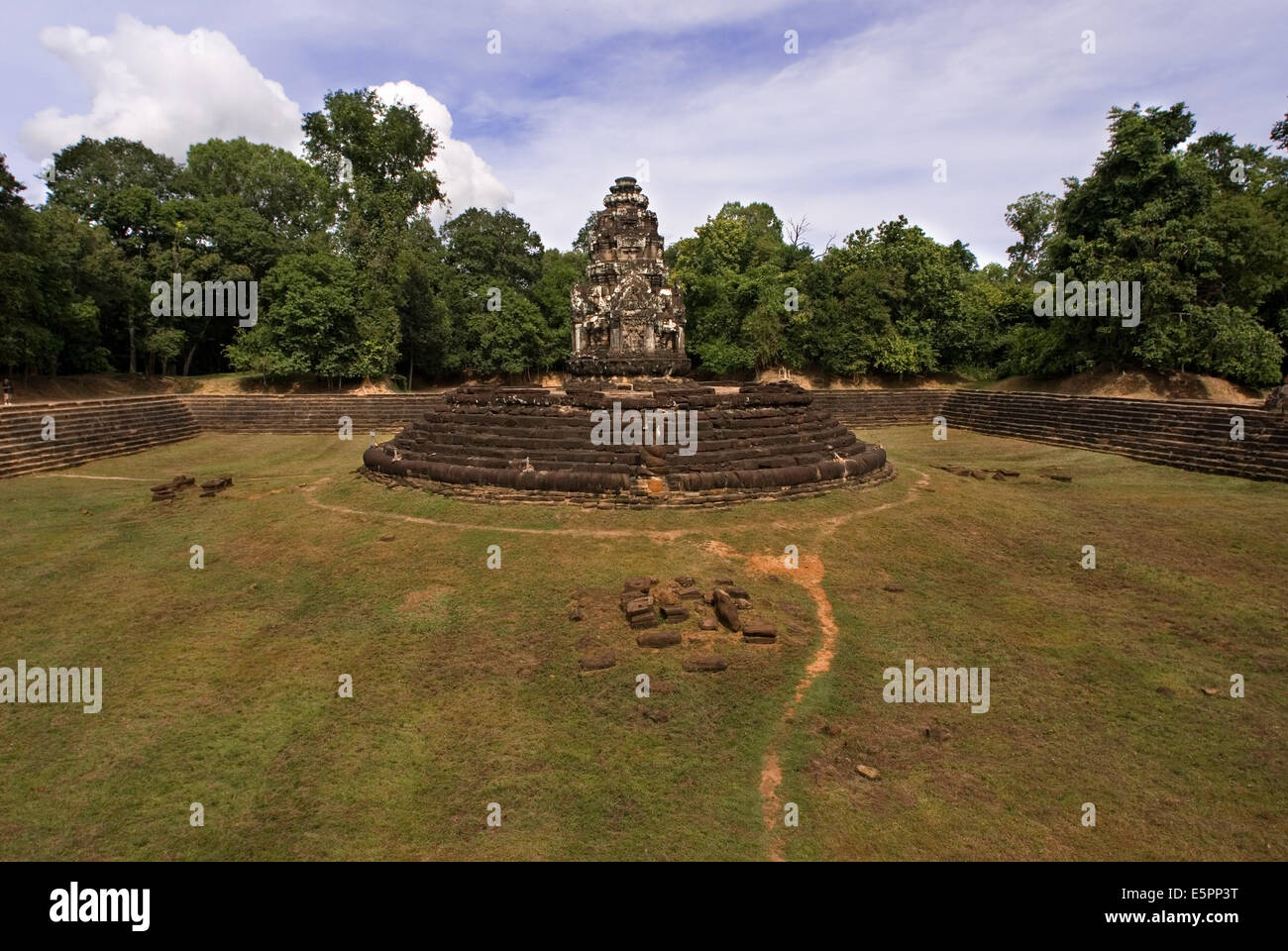 Neak Pean (die verschlungenen Schlangen) in Angkor, entsteht eine künstliche Insel mit einem buddhistischen Tempel auf einer kreisrunden Insel im Preah Khan Baray während der Regierungszeit von König Jayavarman VII., Kambodscha, Asien Stockfoto