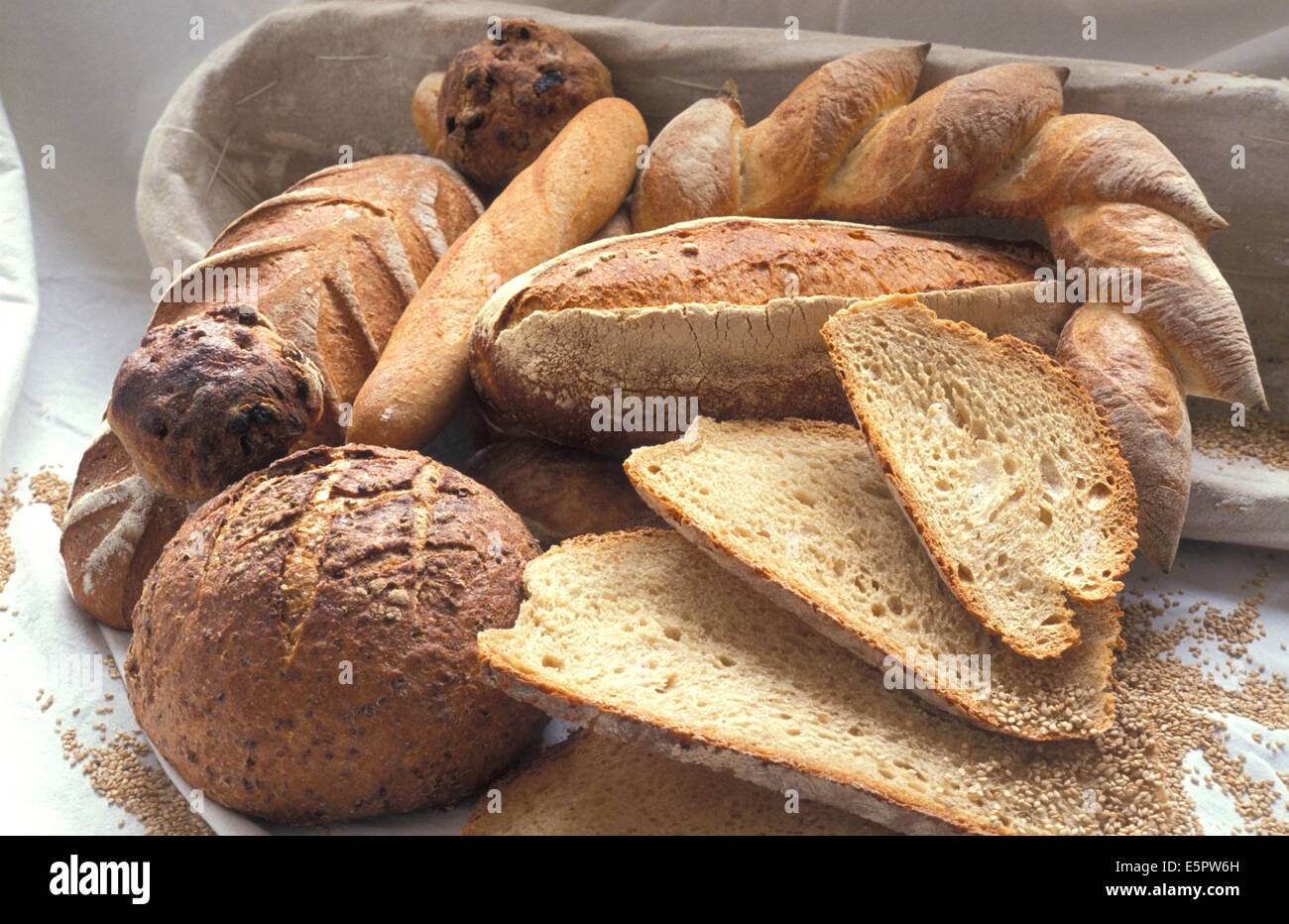 Stillleben von verschiedenen Arten von französischen Brot. Stockfoto