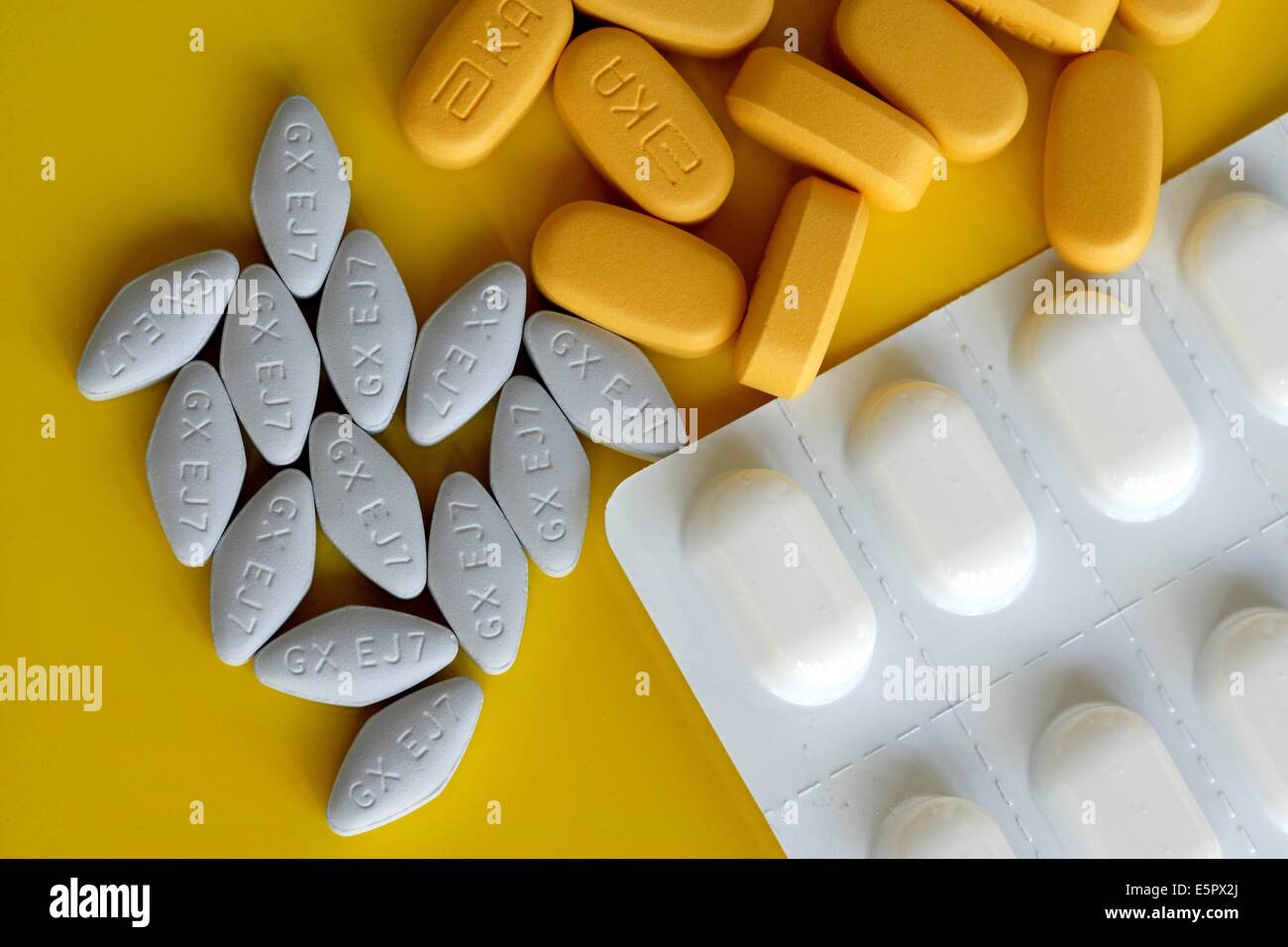 Tabletten von Viramune (Nevirapin), Epivir (Lamivudin) und Kaletra (Ritonavir / Lopinavir), dreifach-Therapie zur Behandlung von Stockfoto