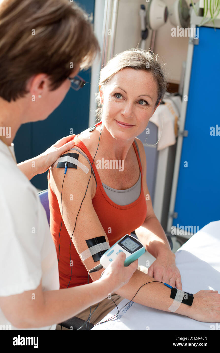 Transkutane Elektrische Nervenstimulation -Fotos Und -Bildmaterial In ...