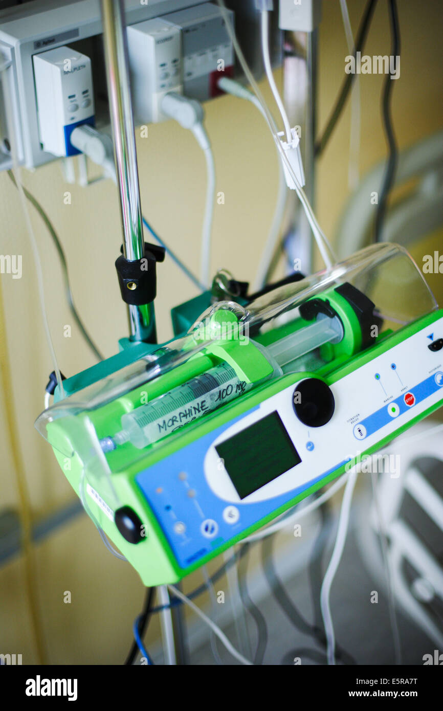 Morphine pump hospital -Fotos und -Bildmaterial in hoher Auflösung – Alamy