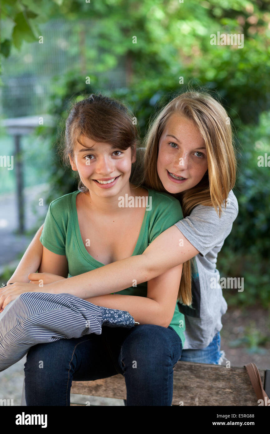 13 jährige Mädchen im Teenageralter. Stockfoto