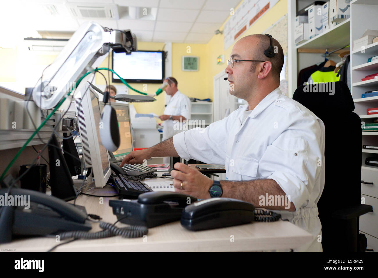 Notrufzentrale. Verordnung Arzt: medizinisches Personal erste Hilfe leisten, Krankenhaus in Limoges, Frankreich. Stockfoto