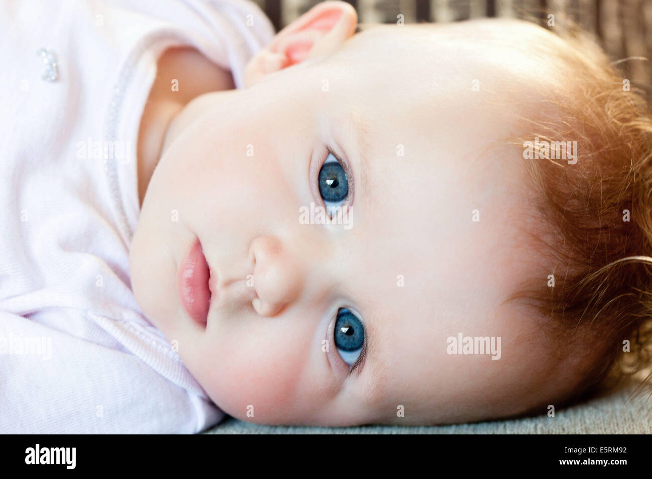 Baby 4 Monate Schläft Viel 4 monat -Fotos und -Bildmaterial in hoher Auflösung – Alamy