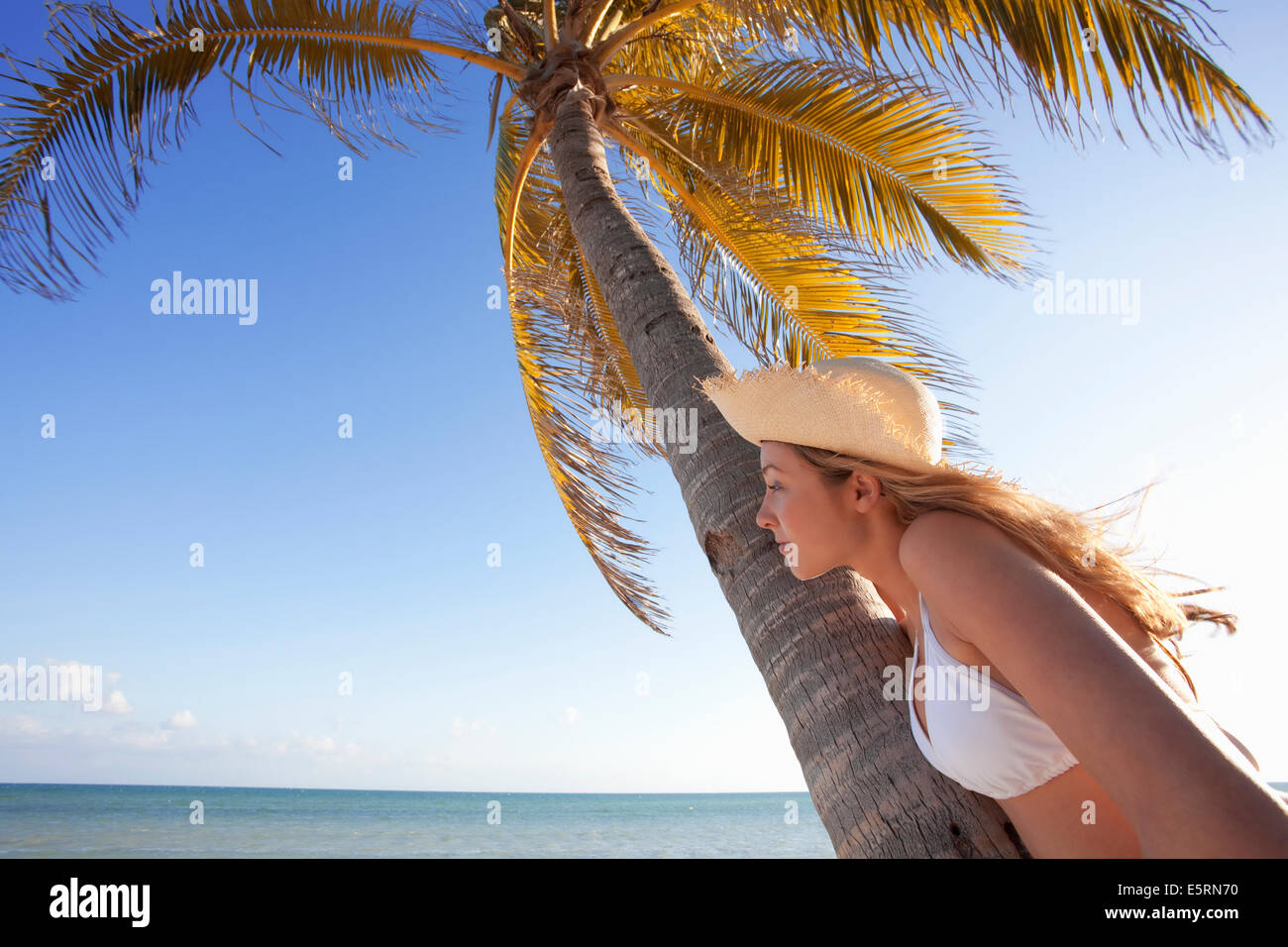 Frau am Strand im Bikini in Key West, Florida, USA Stockfoto