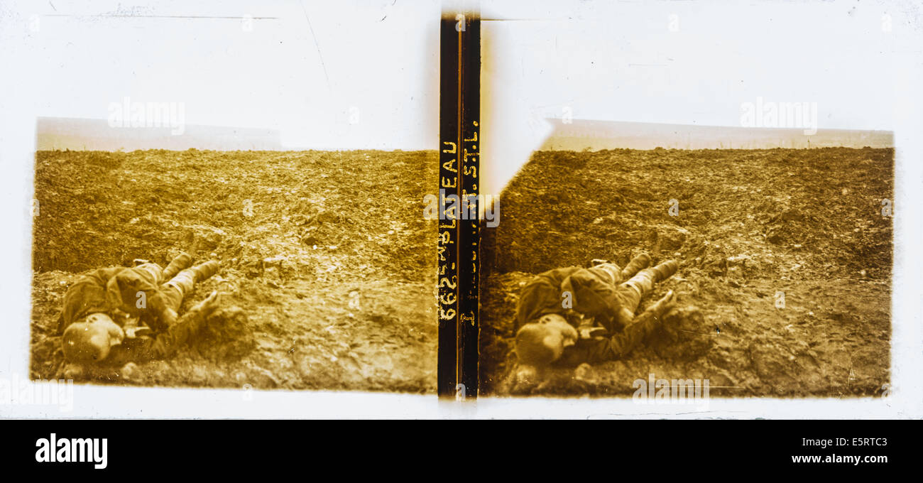 Toten Soldaten auf dem Schlachtfeld am Chemin des Dames, 1917, Aisne, Frankreich. Stockfoto