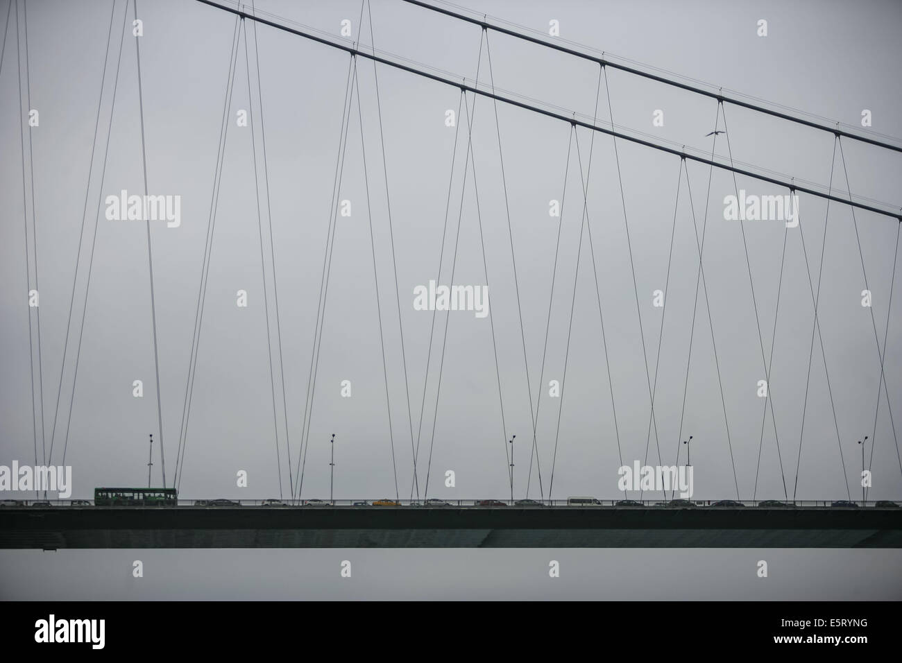 Bosporus Brücke (Atatürk-Brücke) überqueren den Bosporus, Istanbul, Türkei. Stockfoto