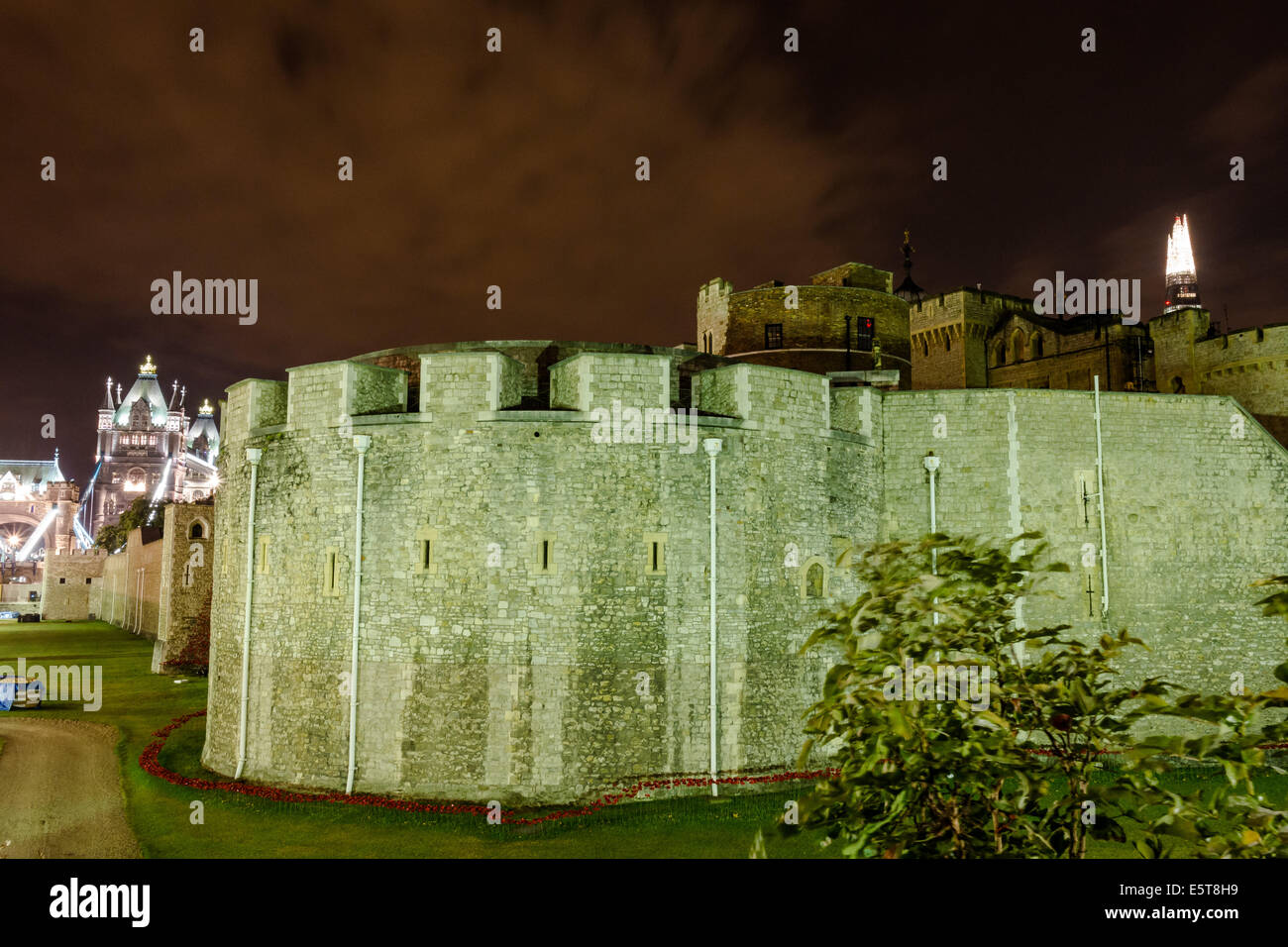 Tower von London in der Nacht Stockfoto