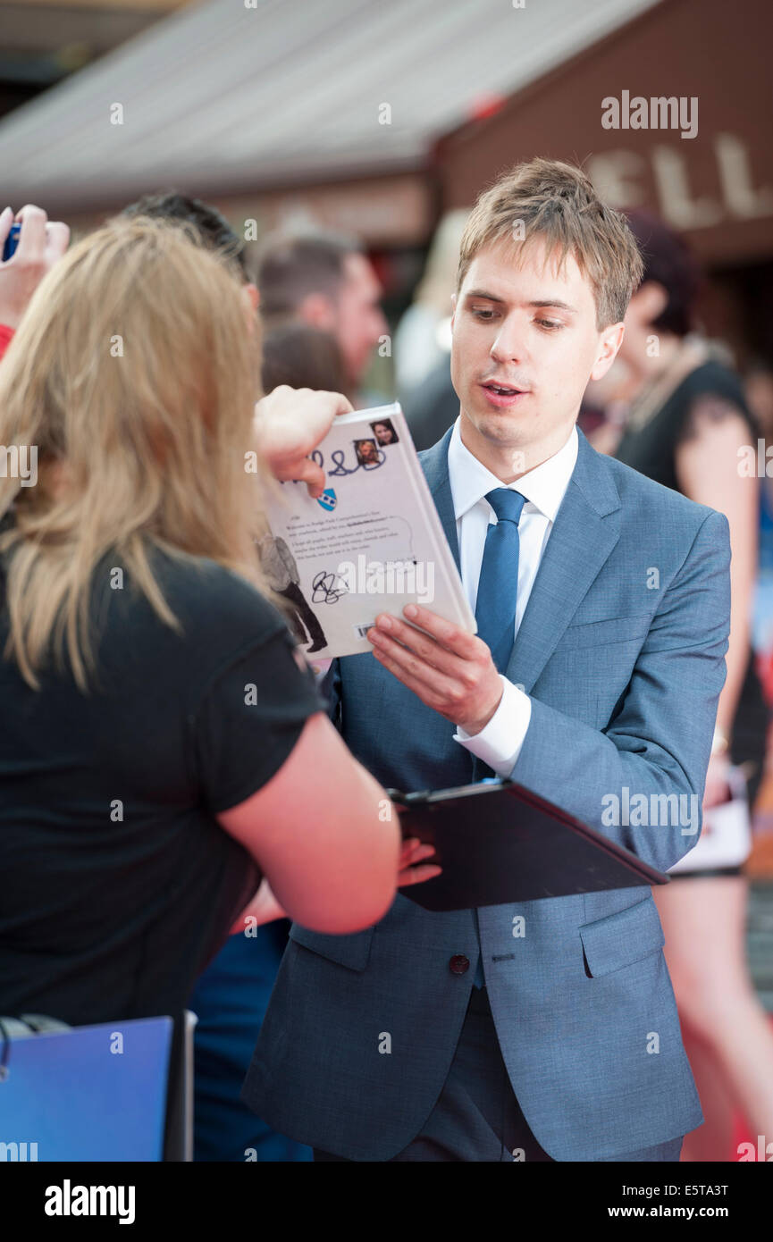 Leicester Square, London, UK. 5. August 2014. Die zweite Tranche der The Inbetweeners Premieren auf der Vue Kino am Leicester Square in London. Im Bild: Joe Thomas. Bildnachweis: Lee Thomas/Alamy Live-Nachrichten Stockfoto