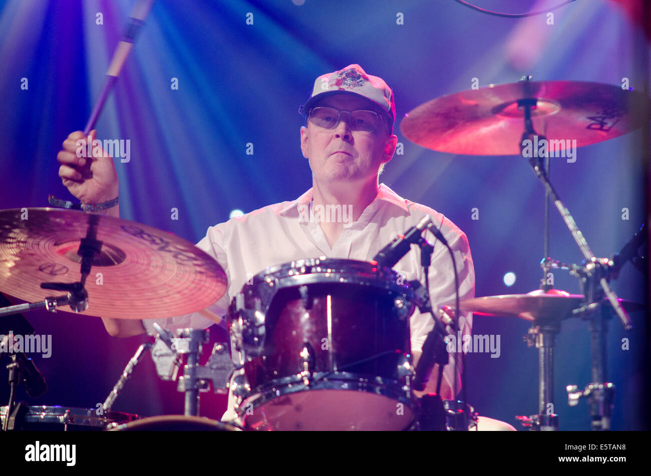 Emilíana Torrini live im Konzert mit ihrer band Stockfoto