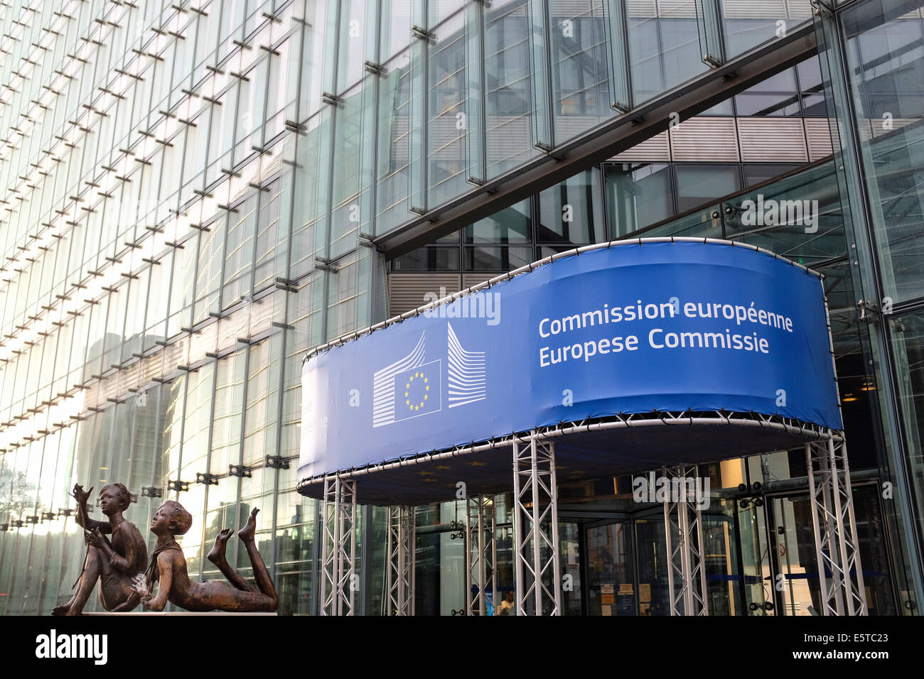 Europäische Kommission, Charlemagne Gebäudeeingang in Rue De La Loi, Brüssel, Belgien Stockfoto