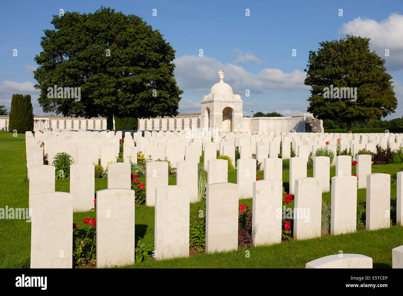 Tyne Cot Friedhof für die Toten des ersten Weltkrieges, Zonnebeke, Belgien Stockfoto