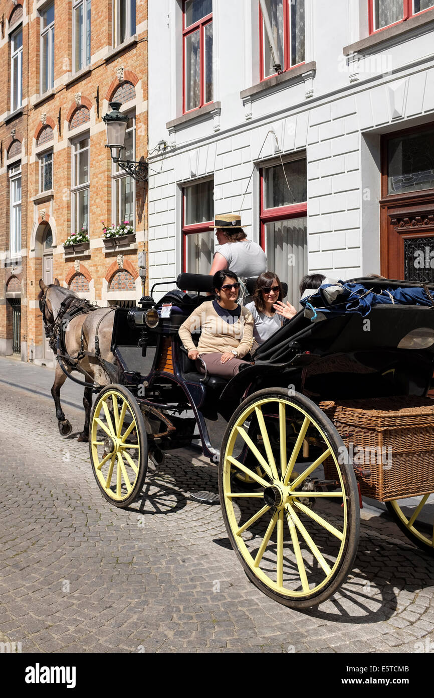 Touristischen Reitertour durch Altstadt von Brügge, Belgien Stockfoto