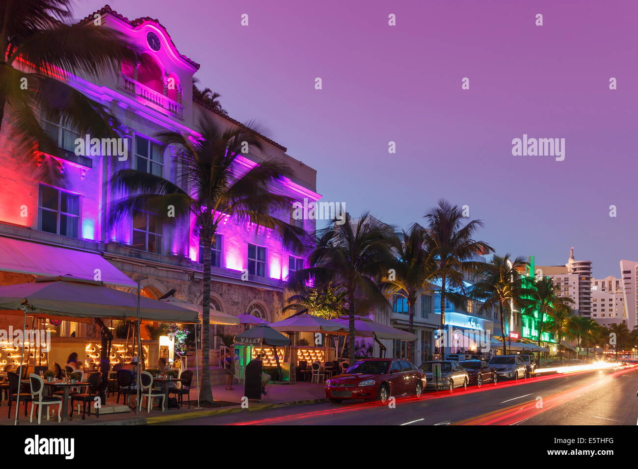 Art Deco District bei Nacht, Ocean Drive, South Beach, Miami Beach, Florida, Vereinigte Staaten von Amerika, Nordamerika Stockfoto